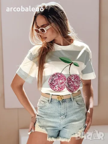 Дамски дънкови къси панталони с циркони LIKE A STAR 