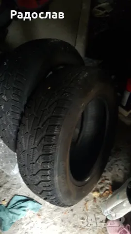 Гуми 2 броя зимни 195/65/15 мек каучук/100% граифер
