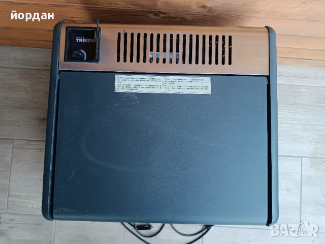 Хладилник на 12 и 220 волта Tristar, снимка 2 - Хладилни чанти - 51896435