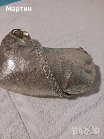 Златиста чанта