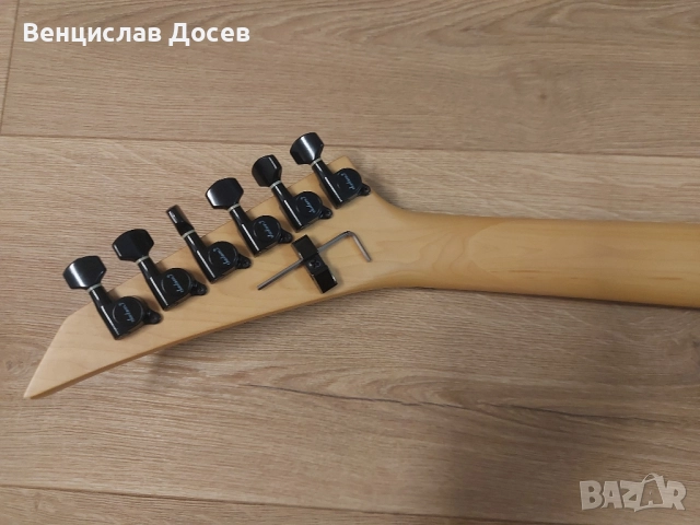 Charvel 375 Delux made in Japan, снимка 14 - Китари - 51489046