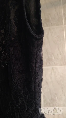 Дантелена черна рокля XS, снимка 4 - Детски рокли и поли - 50888451