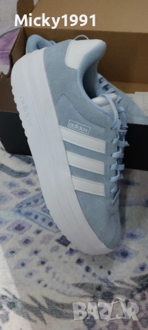 Нови маратонки Adidas естествен велур , снимка 4 - Маратонки - 52168319