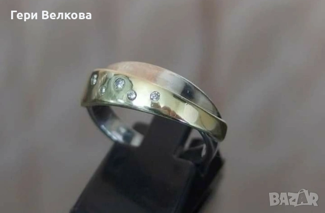 Дамски златен пръстен с диаманти, снимка 2 - Пръстени - 53514477