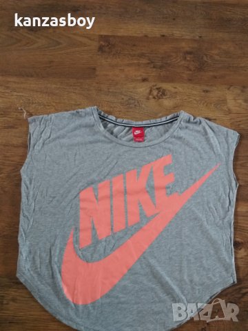 Nike - страхотен дамски потник М, снимка 2 - Потници - 44481217