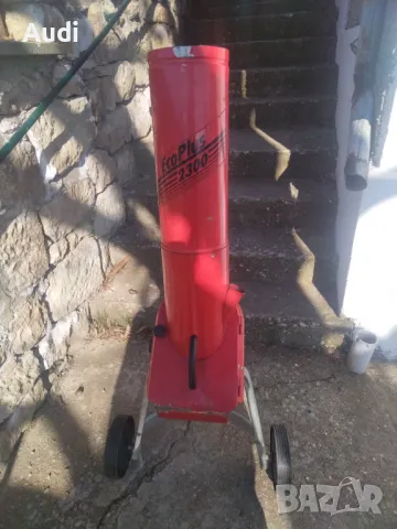 Дробилка за клони, листа, храсти.  Смила клоните на талаж.  Широк отвор на фунията  Има два отвора з, снимка 12 - Градинска техника - 48797612