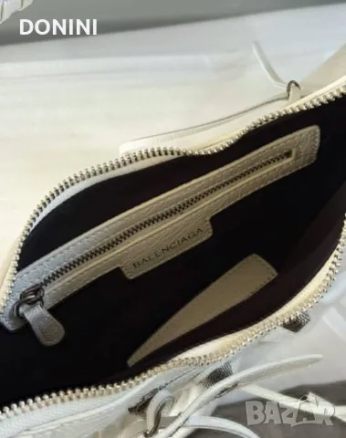 Balenciaga Дамска чанта, кожа, снимка 8 - Чанти - 56079986