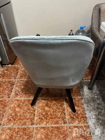 Три броя столове, снимка 2 - Столове - 53154871