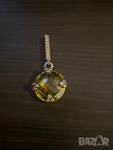 Масивен сребърен медальон със сваровски кристали, снимка 1