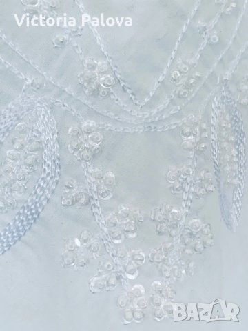 Много красива бяла блуза B. JOUNG, снимка 9 - Корсети, бюстиета, топове - 41622222