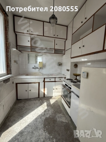 Просторен етаж с гараж, склад, сутерен и таван!, снимка 7 - Етаж от къща - 51962578