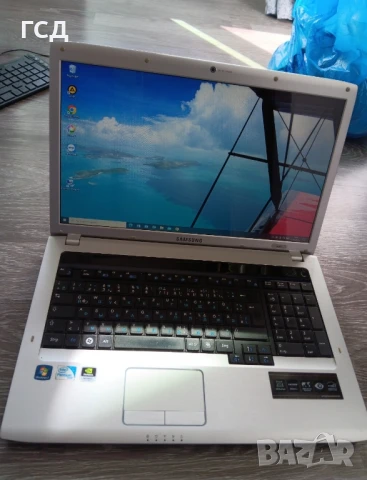 Лаптоп Самсунг СЕ 31/4гб. 