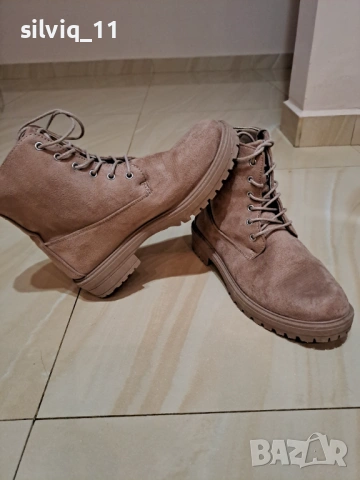 Топли нови боти