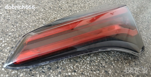 Десен стоп на багажника Toyota Rav4 4 2015-2017 Тойота Рав4 81580-42031, снимка 2 - Части - 50703004