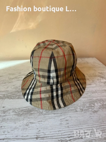 Burberry двулицева шапка идиотка на Бърбъри в бежово цвят с каре ❤️, снимка 2 - Шапки - 52178310