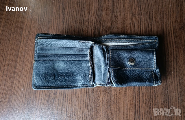 Levi's мъжки кожен портфейл , снимка 3 - Портфейли, портмонета - 53399189