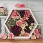 Вечен Букет от рози, божур, гипсофила и хортензия в епоксидна смола в дървена рамка хексагон, снимка 1 - Декорация за дома - 41098532