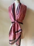 Шал в цвят пепел от рози с черен кант, снимка 1