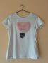 Бяла тениска с пухено розово сърце 95% памук 5% еластант S / M размер 🤍🩷🤍🩷🤍🩷🤍, снимка 1