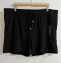 Макси еластични меки къси панталонки с висока талия и джобове в черно, снимка 1