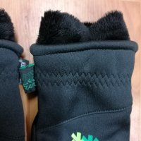 Продавам нови дамски уиндстопърни черни ръкавици софт шел Kolon Sport , снимка 8 - Зимни спортове - 35881528