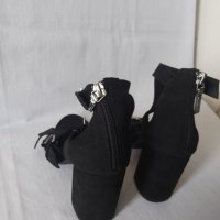 Черни велурени сандали на ток Bershka , снимка 6 - Дамски обувки на ток - 39926843