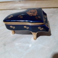 Страхотна кутия пиано бижутерка порцелан Limoges, снимка 3 - Антикварни и старинни предмети - 44263096