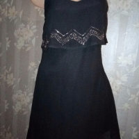 Черна рокля от шифон с мъниста Л, снимка 1 - Рокли - 36067396