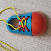 Дървена обувка с връзки за завързване, снимка 5 - Образователни игри - 41911082