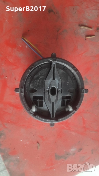 Продавам - моторче огледало за Опел Мерива 2, снимка 1