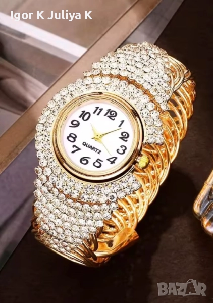 Позлатен дамски часовник с камъчета , снимка 1