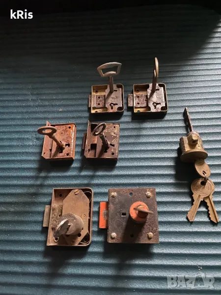  Фасунки,ключове,ел.неща,брави,.., снимка 1