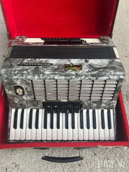 Акордеон Велтмайстер 60 баса, снимка 1