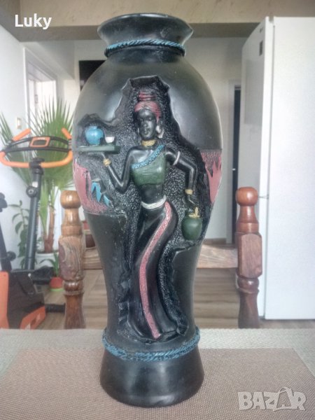 Предлагам за продажба.Декоративна,стара и изключително красива,африканска ваза ., снимка 1