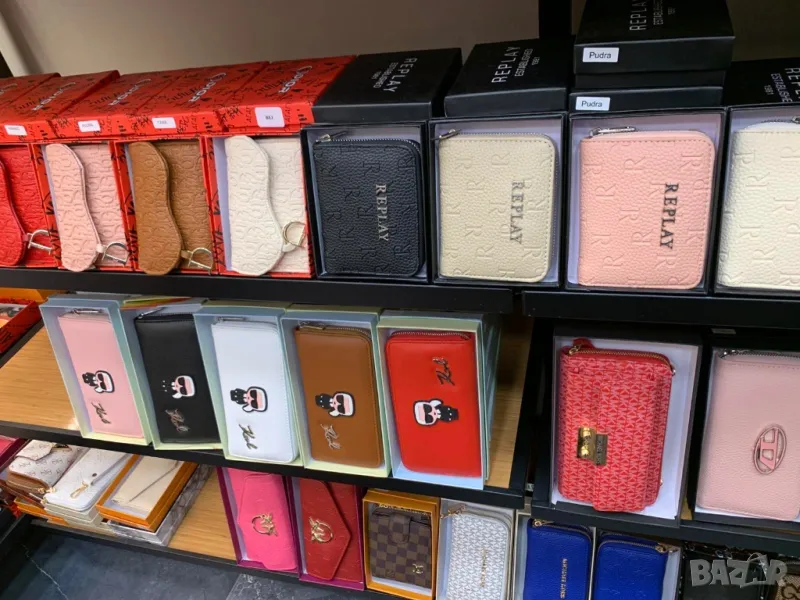 портмонета christian dior karl lagerfeld pinko Michael kors diesel guess louis vuitton , снимка 1