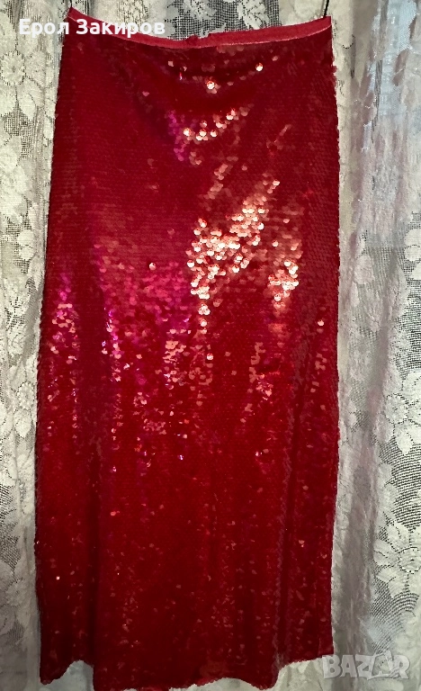 Червена пола с пайети, снимка 1