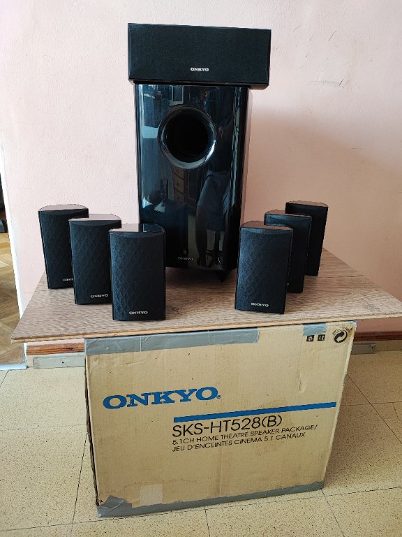 Аудио система за домашно кино ONKYO броя (SKR и SKF
