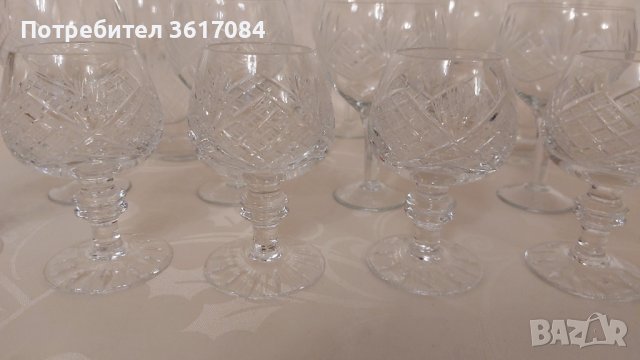 Комплект кристални чаши и ръчно изработени стъклени чаши с гравюра, снимка 3 - Сервизи - 40241171