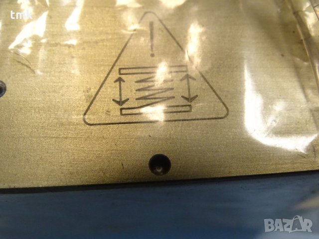 пневматичен фиксатор Schunk PWG90-B pneumatic angle cripper art 302633, снимка 6 - Резервни части за машини - 35875793