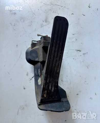 Педал газ VW Passat B7