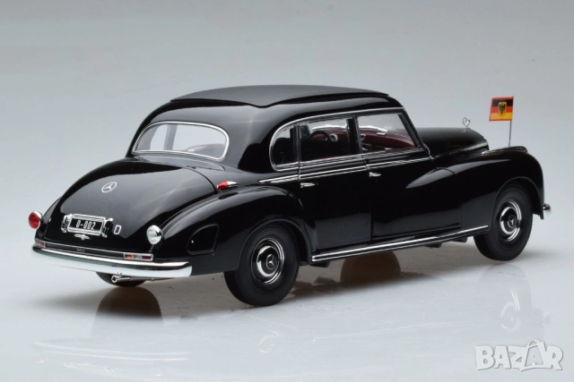 1:18 Norev Mercedes 300 Konrad 1955, снимка 2 - Колекции - 53394448