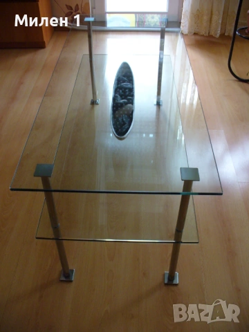 Стъклена маса, снимка 2 - Маси - 53087676