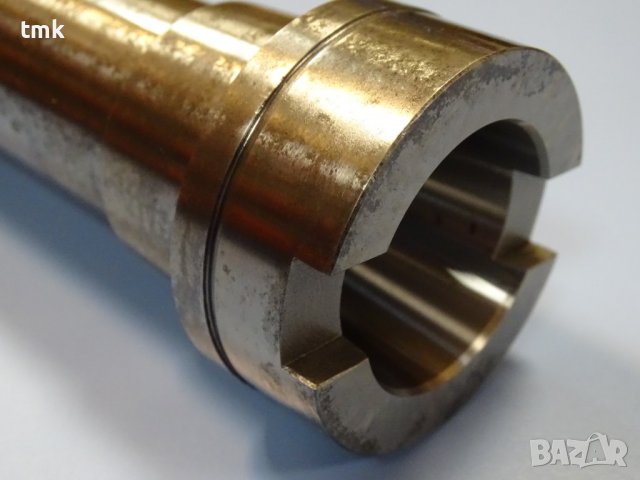 Вертикален шпиндел за фреза L-370 spindle vertical milling ISO-40, снимка 10 - Резервни части за машини - 39040420