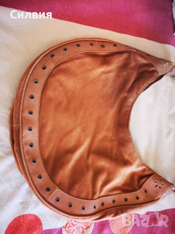 Дамска чанта, снимка 3 - Чанти - 36193689