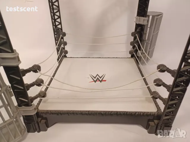 Ринг за играчки WWE Tough Talkers Wrestling Ring Playset with Cage and Ropes кеч wrestling, снимка 3 - Колекции - 48447598