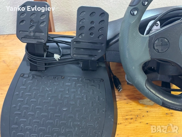 Волан Thrustmaster Ferari GT 3-in -1 Racing Wheel V.2, снимка 5 - Игри за PC - 53385333