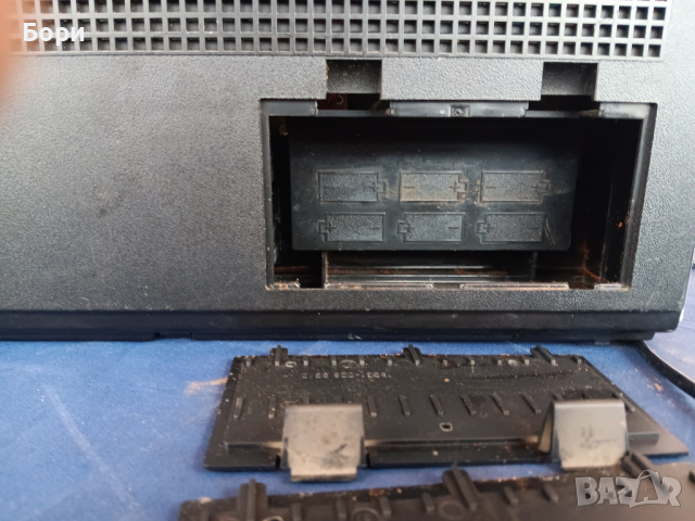 GRUNDIG CONCERT BOY LUXUS 1500 Радио, снимка 12 - Радиокасетофони, транзистори - 44588599