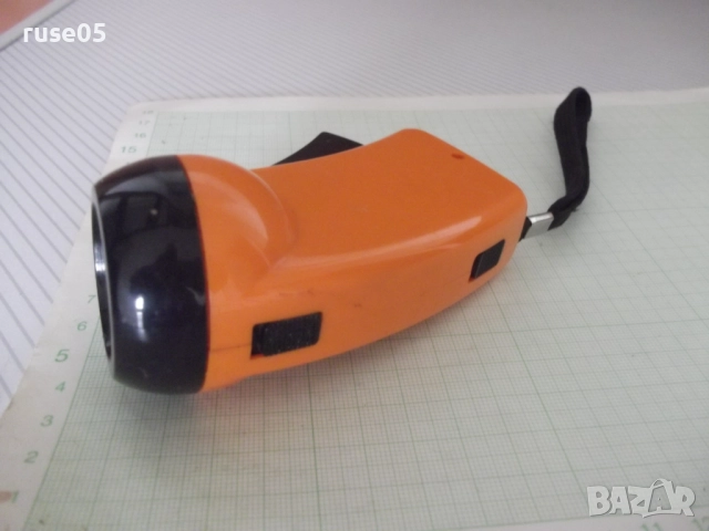 Фенер диоден с динамо работещ, снимка 4 - Други стоки за дома - 51553601