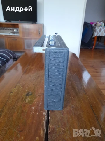 Старо радио,радиоприемик УФА 201, снимка 2 - Антикварни и старинни предмети - 50566675