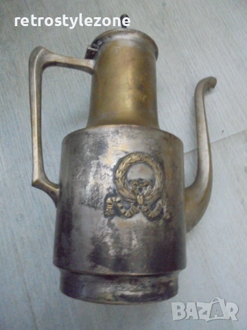 № 8223 Стара метална кана с капак и релефна украса , снимка 4 - Други ценни предмети - 51528384